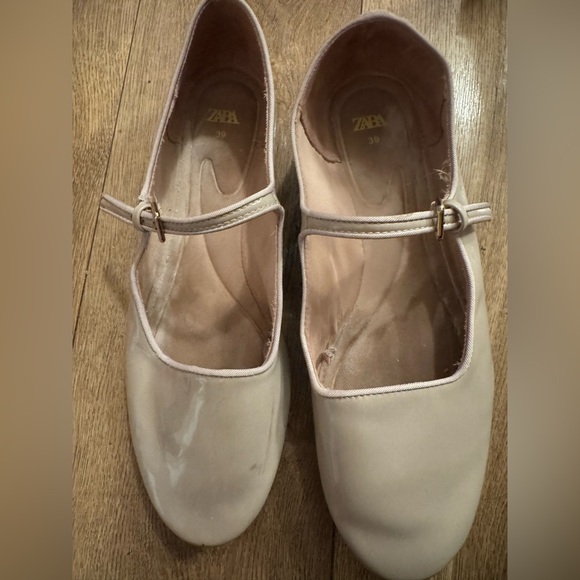 Zara Shoes - Zara Women's Cream Mary Jane Shoes